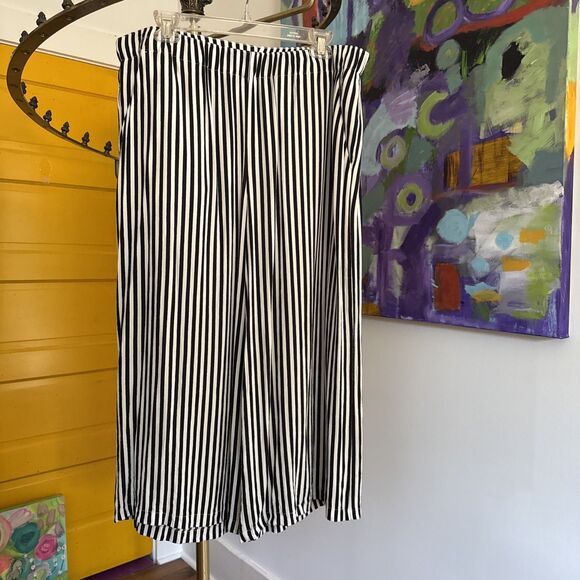 Express Culottes Crop Wide Leg Pants Oversized Pull On Black White Striped L - Picture 1 of 5